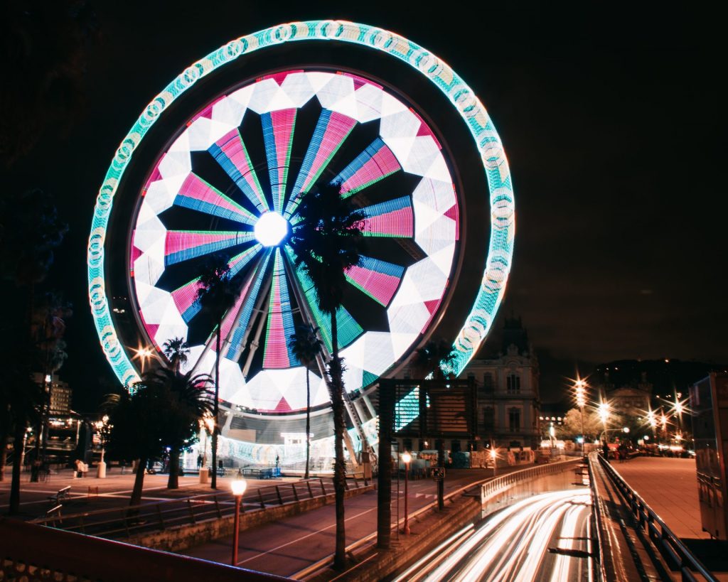 fotografía de light trails y car trails en el puerto de Barcelona